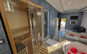 Aeterna Suites Spa Apartment